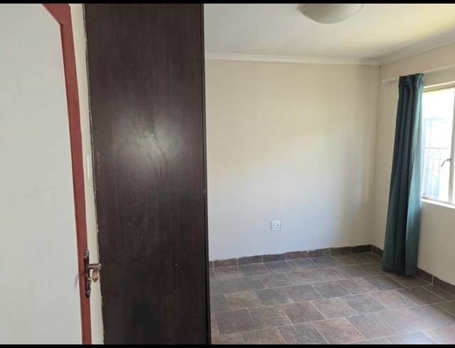 2 BEDROOM PROPERTY TO RENT IN PRETORIA GARDENS